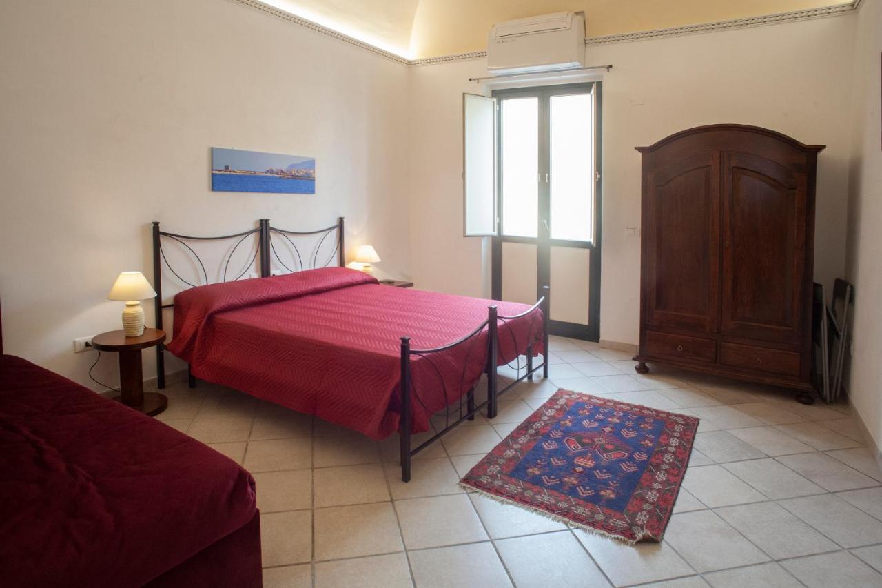 Case Vacanze "Residenze Trapanesi" Trapani Exteriör bild